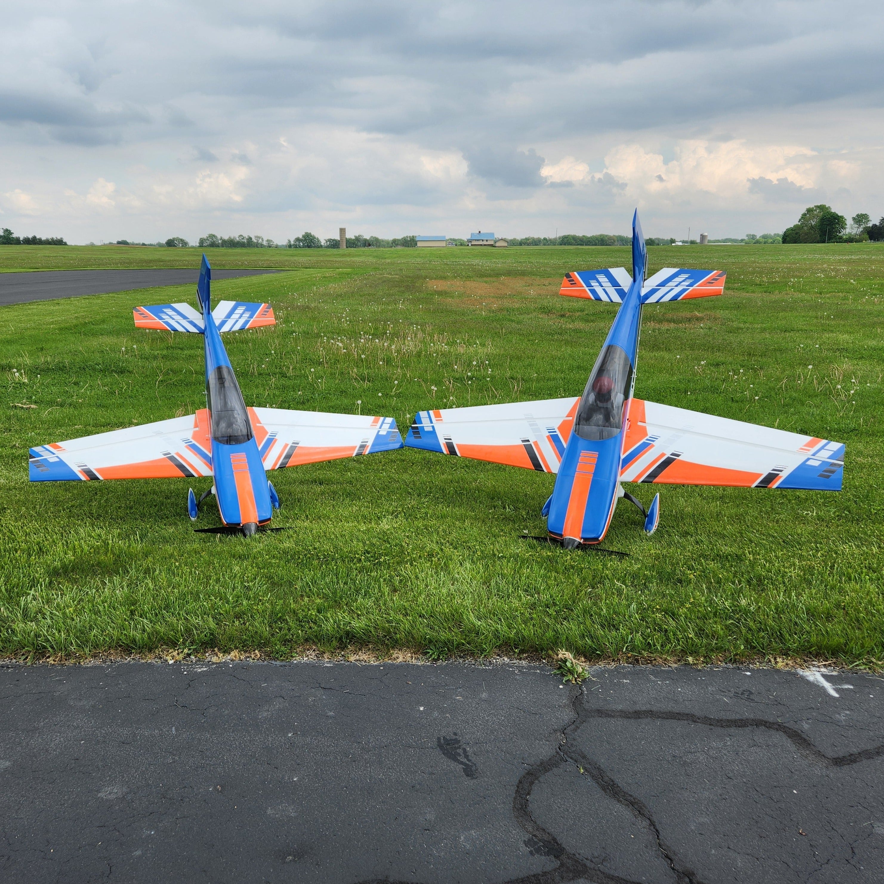 PAU Extra 330LX 70cc – Orange